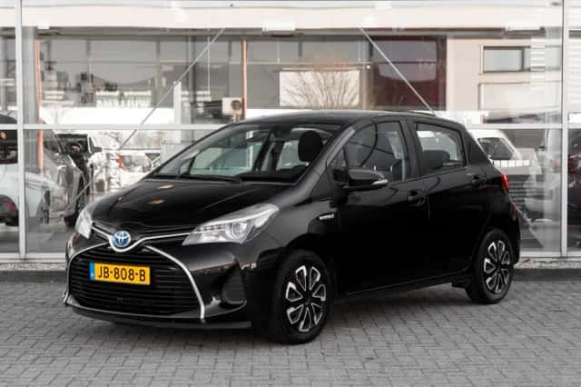Toyota Yaris (2016) thumbnail 1