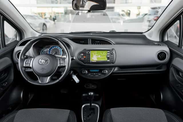 Toyota Yaris (2016) thumbnail 4