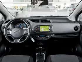 Toyota Yaris (2016) thumbnail 4