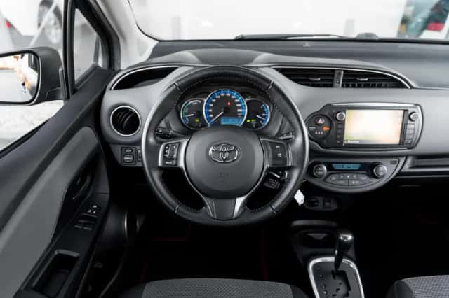 Toyota Yaris (2016) thumbnail 5