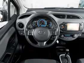 Toyota Yaris (2016) thumbnail 5