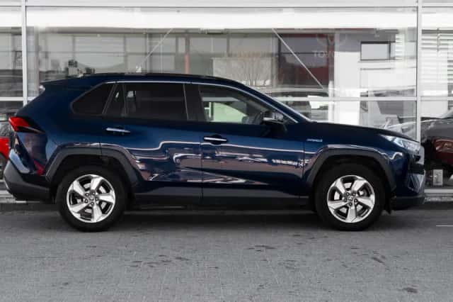 Toyota RAV4 (2020) thumbnail 3