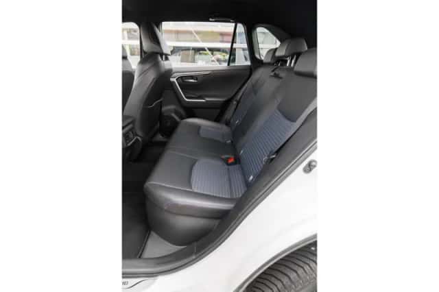 Toyota RAV4 (2019) thumbnail 6