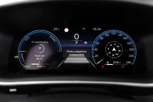 Toyota Corolla (2024) thumbnail 6