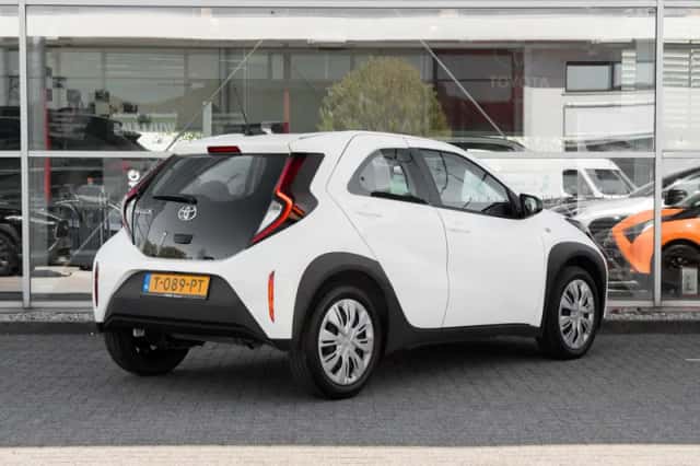 Toyota Aygo X (2023) thumbnail 2