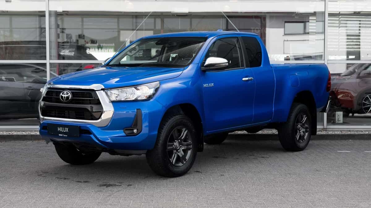 Toyota Hilux (2024) — foto 1