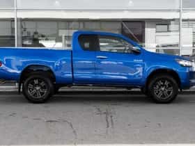 Toyota Hilux (2024) thumbnail 3