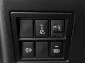 Toyota Hilux (2024) thumbnail 28