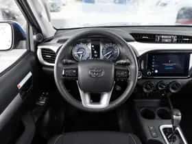 Toyota Hilux (2024) thumbnail 5