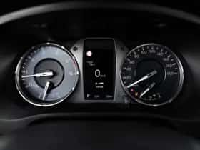 Toyota Hilux (2024) thumbnail 6