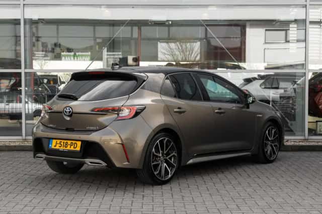 Toyota Corolla (2019) thumbnail 2