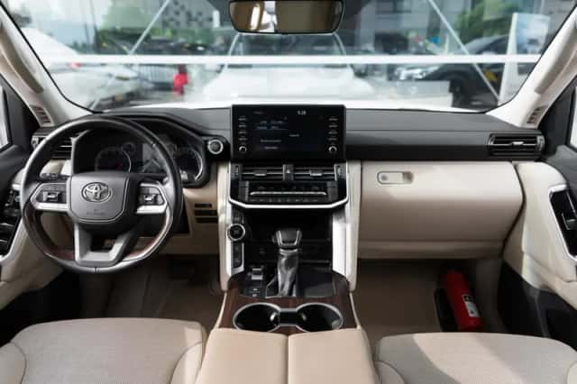 Toyota Land Cruiser (2021) thumbnail 4