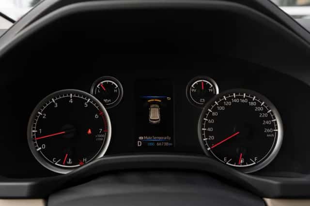Toyota Land Cruiser (2021) thumbnail 6