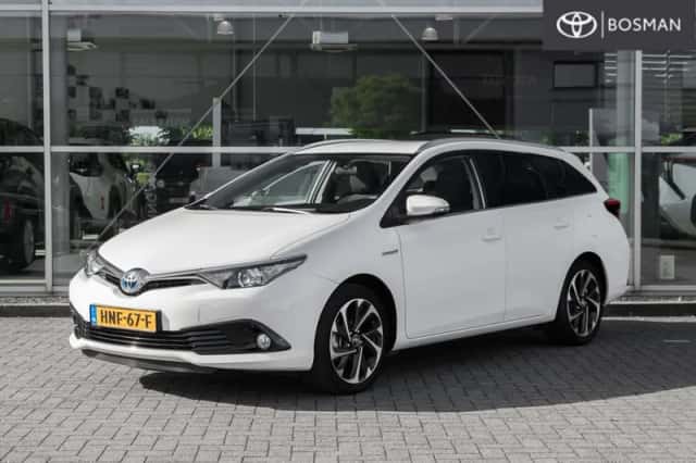 Toyota Auris (2016) thumbnail 1