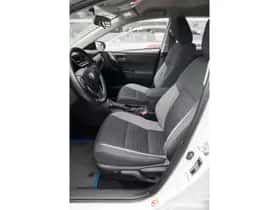 Toyota Auris (2016) thumbnail 11