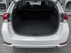 Toyota Auris (2016) thumbnail 14