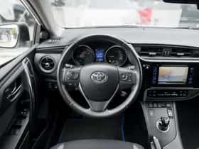 Toyota Auris (2016) thumbnail 5