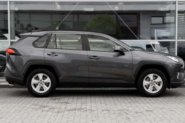 Toyota RAV4 (2020) thumbnail 3