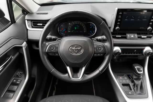 Toyota RAV4 (2020) thumbnail 5