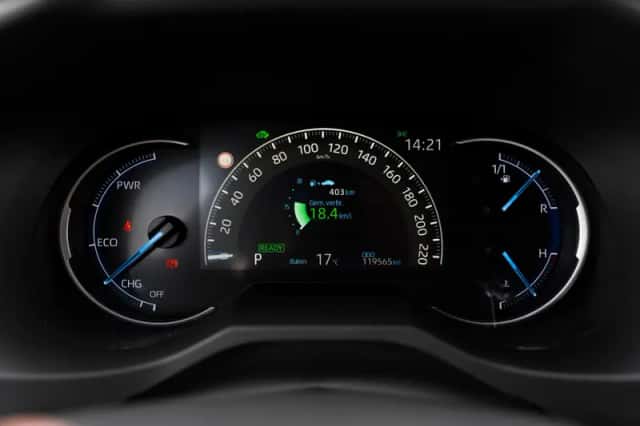Toyota RAV4 (2020) thumbnail 6
