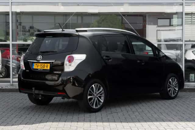 Toyota Verso (2016) thumbnail 2
