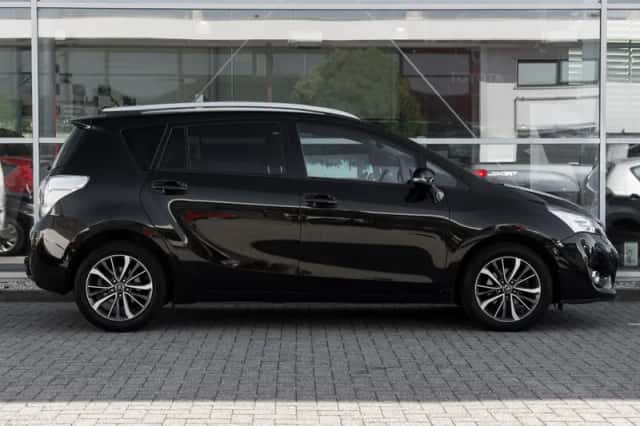 Toyota Verso (2016) thumbnail 3