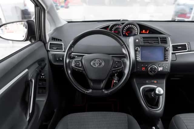 Toyota Verso (2016) thumbnail 5