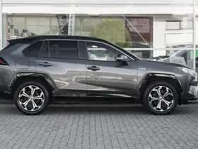 Toyota RAV4 (2020) thumbnail 3
