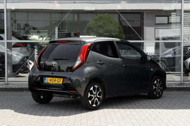 Toyota Aygo (2021) thumbnail 2