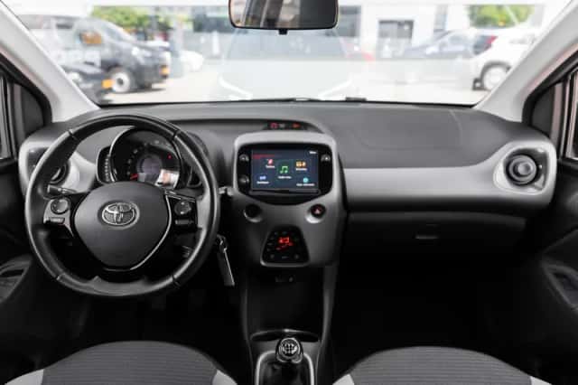 Toyota Aygo (2021) thumbnail 4