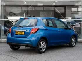 Toyota Yaris (2016) thumbnail 2