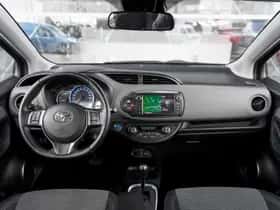 Toyota Yaris (2016) thumbnail 4