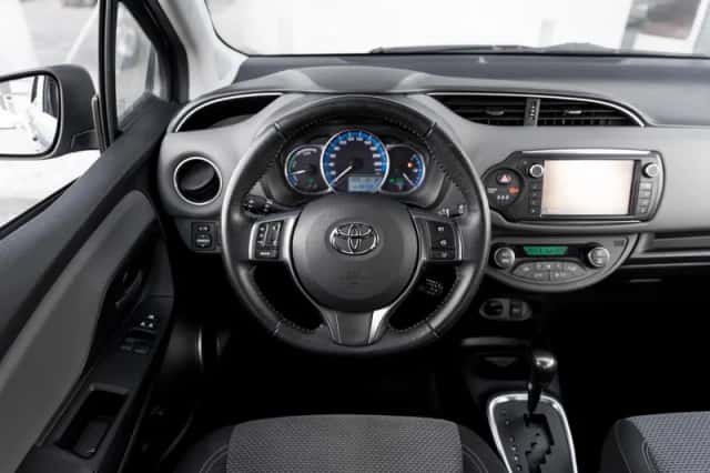 Toyota Yaris (2016) thumbnail 5