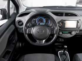 Toyota Yaris (2016) thumbnail 5