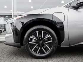 Toyota bZ4X (2025) thumbnail 10