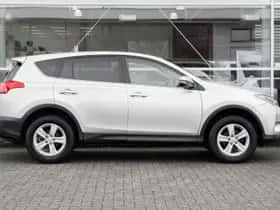 Toyota RAV4 (2013) thumbnail 3