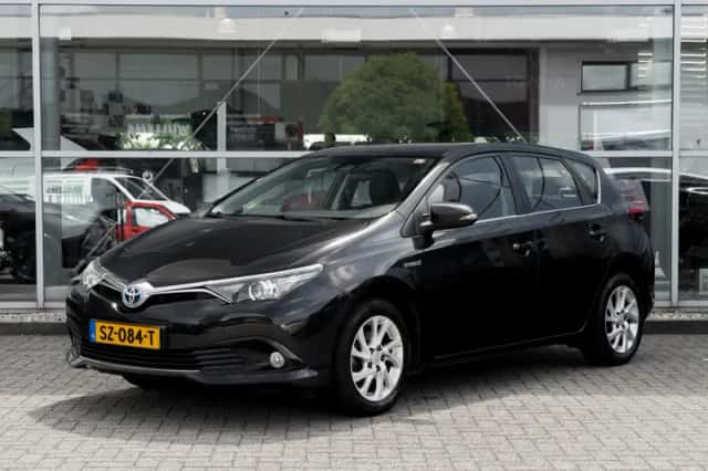 Toyota Auris (2018) thumbnail 1