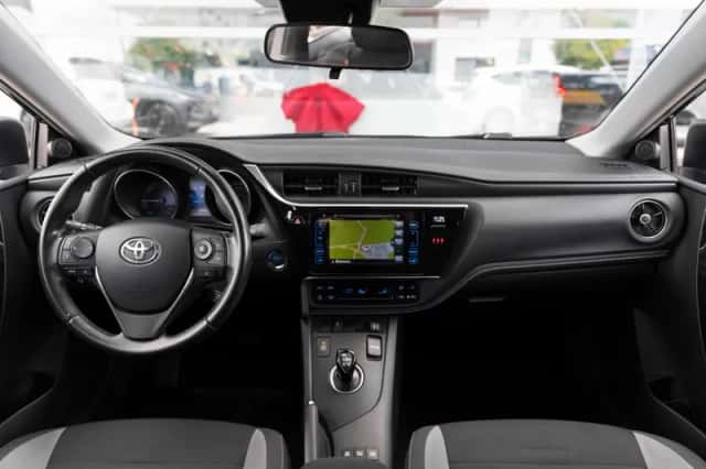 Toyota Auris (2018) thumbnail 4