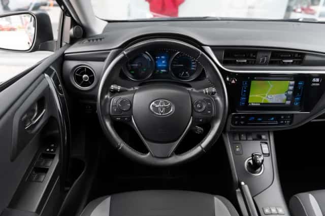 Toyota Auris (2018) thumbnail 5