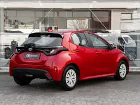 Toyota Yaris (2022) thumbnail 2