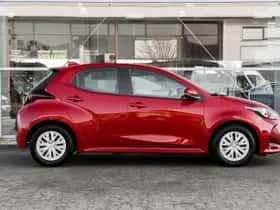Toyota Yaris (2022) thumbnail 3