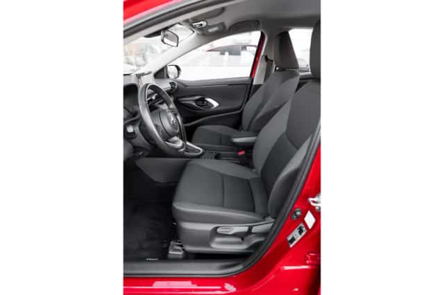 Toyota Yaris (2022) thumbnail 5