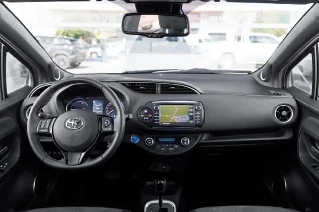 Toyota Yaris (2017) thumbnail 4