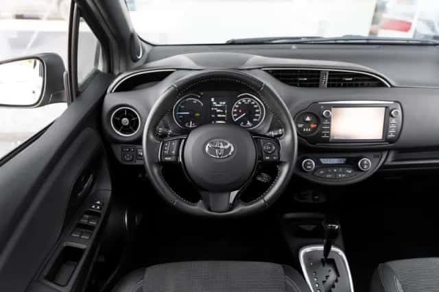 Toyota Yaris (2017) thumbnail 5