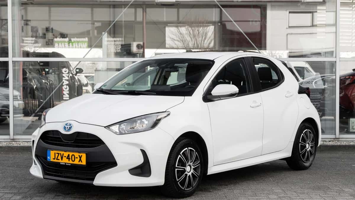 Toyota Yaris (2022) — foto 1