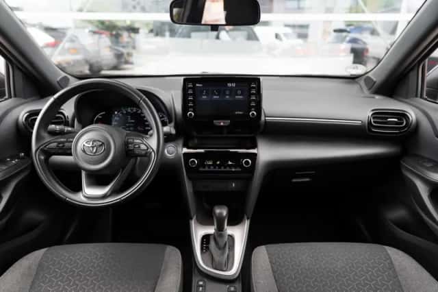 Toyota Yaris Cross (2022) thumbnail 4