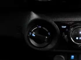 Toyota Hilux (2024) thumbnail 12