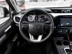Toyota Hilux (2024) thumbnail 5