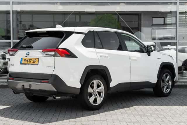 Toyota RAV4 (2019) thumbnail 2