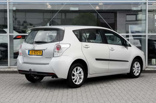 Toyota Verso (2016) thumbnail 2